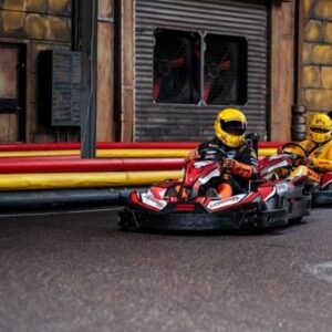 Huizen: 1 heat karten bij Coronel Kartracing