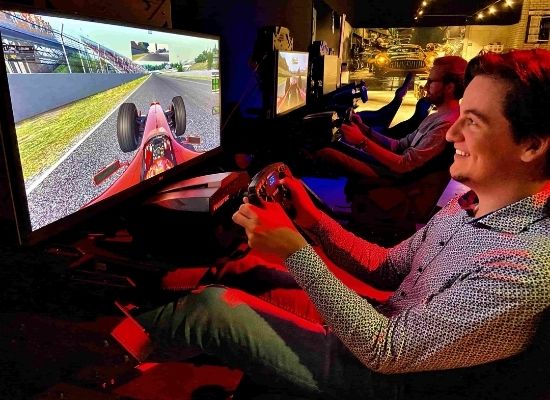 Simracen bij Immersive in Almere