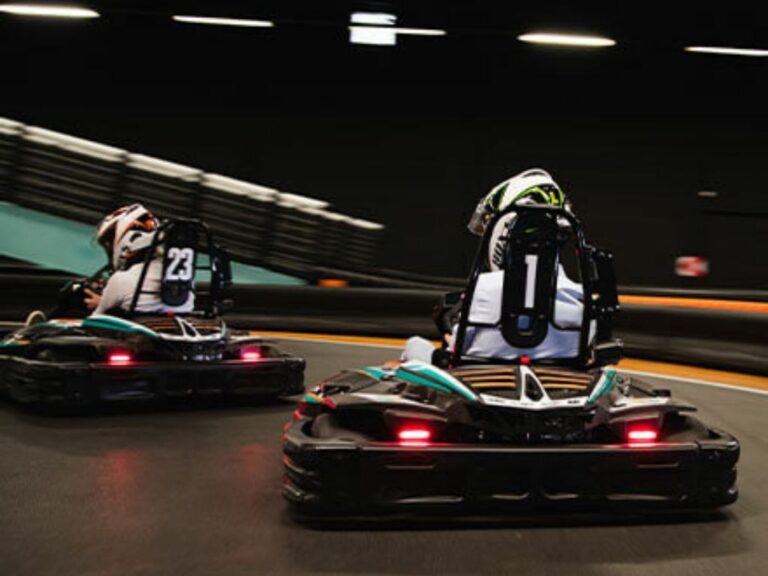 Indoor karten bij Playdôme Roosendaal